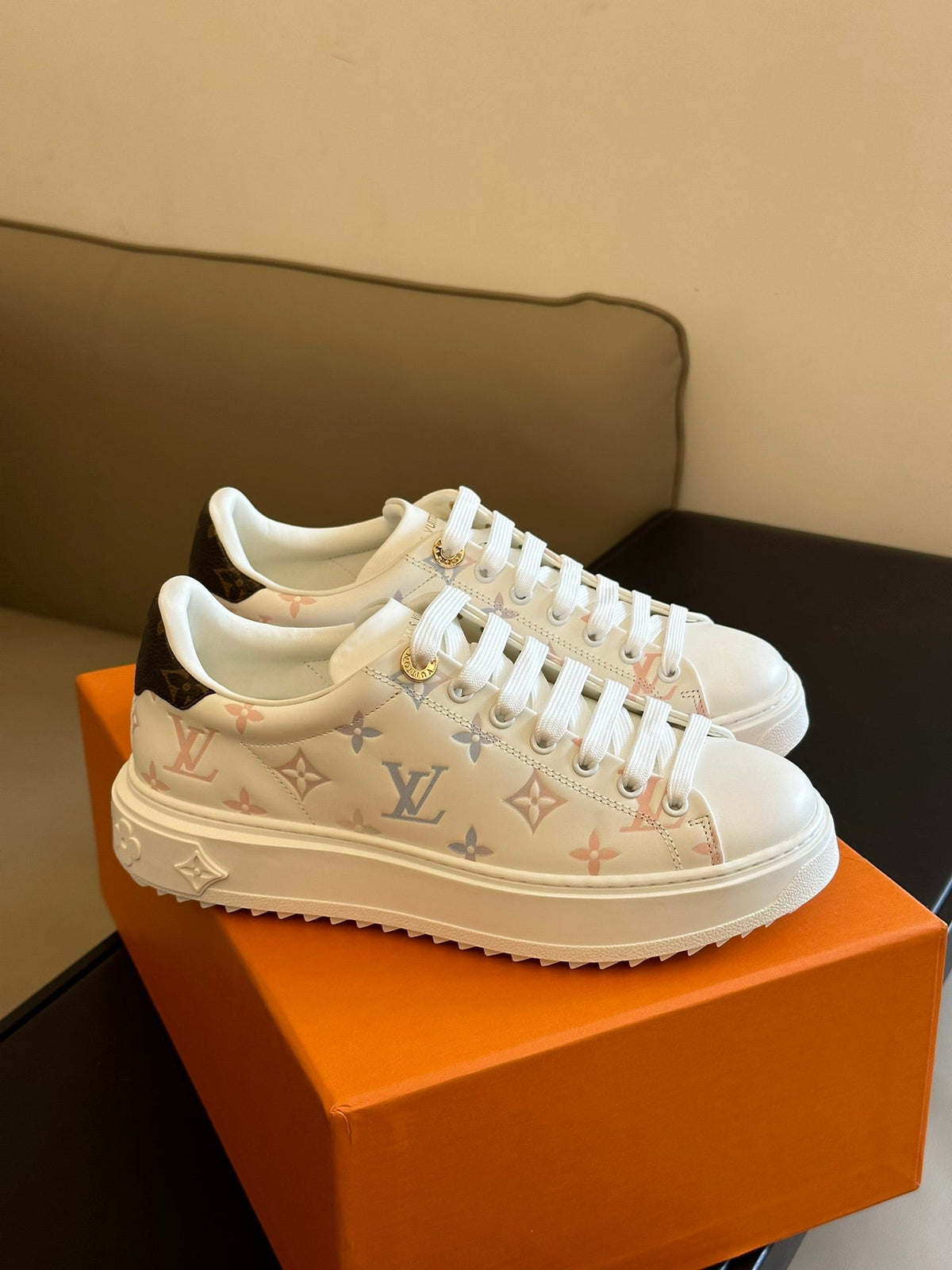 2023 VL Top quality sneakers -S36 product image 1, provided for visual reference and product detail review