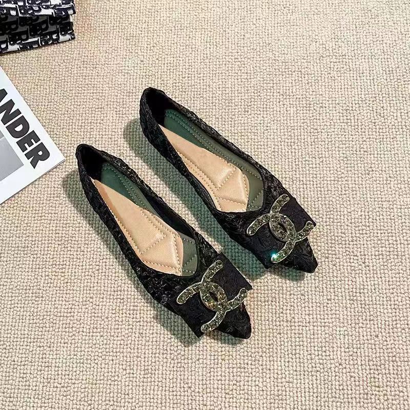 New Crystal Glitter Pointed flat shoes product image 2, provided for visual reference and product detail review