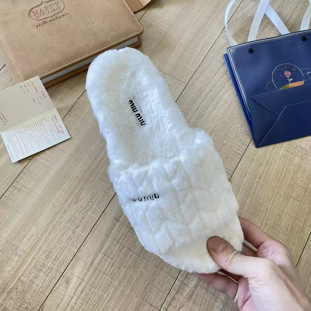 2023 VL lamb hair slippers product image 4, provided for visual reference and product detail review