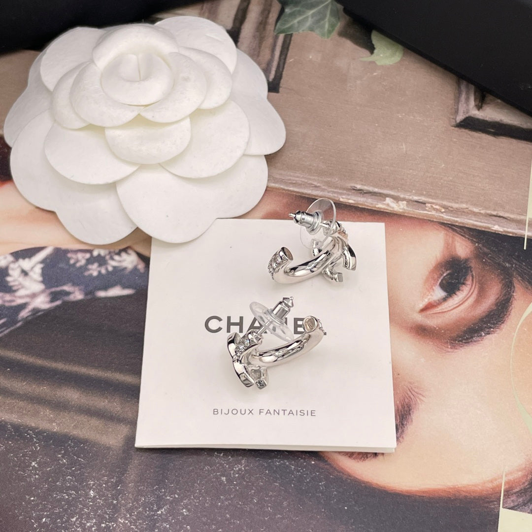 High-Quality Stud Earrings-115 product image 5, provided for visual reference and product detail review