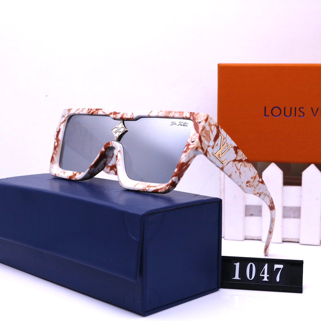 New Ladies Fashion Classic Sunglasses in 2022 product image 8, provided for visual reference and product detail review