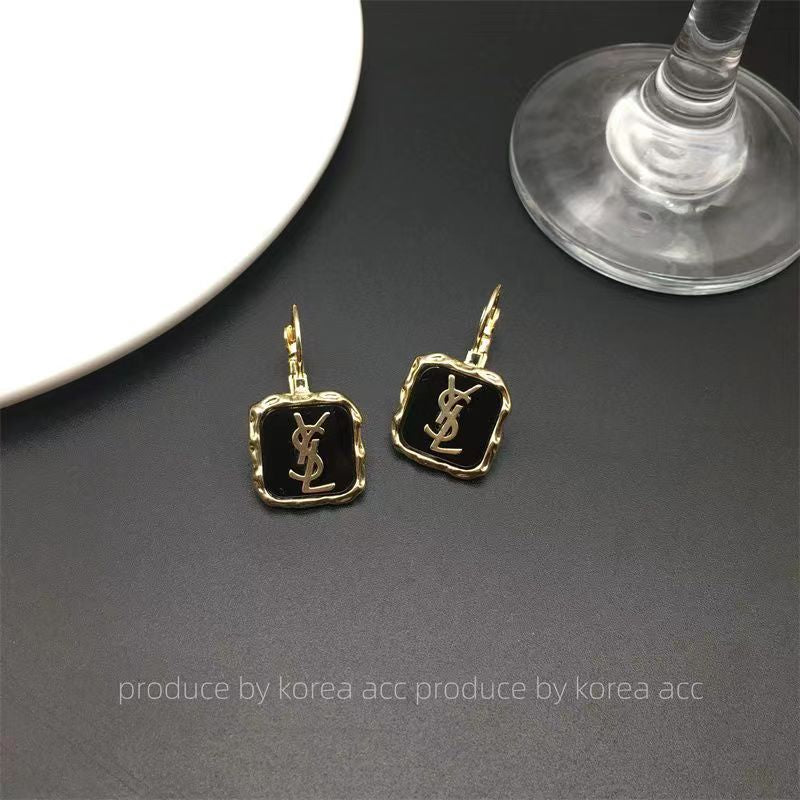 Small fragrant diamond pearl Earrings product image 27, provided for visual reference and product detail review