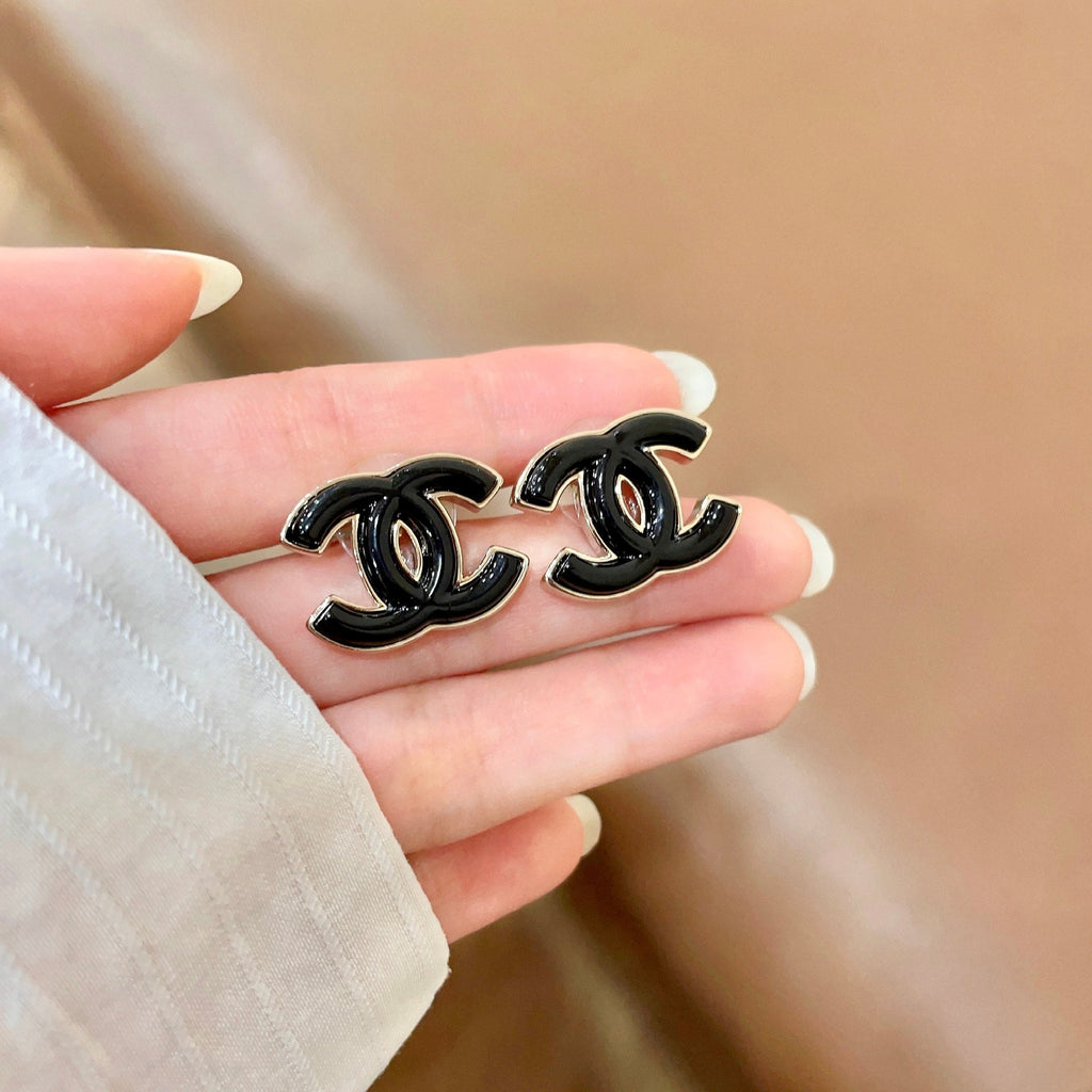 High-Quality Stud Earrings-132 product image 2, provided for visual reference and product detail review
