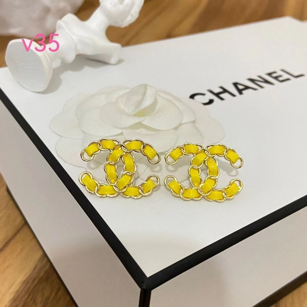2022 New Small Fragrant Earrings product image 2, provided for visual reference and product detail review