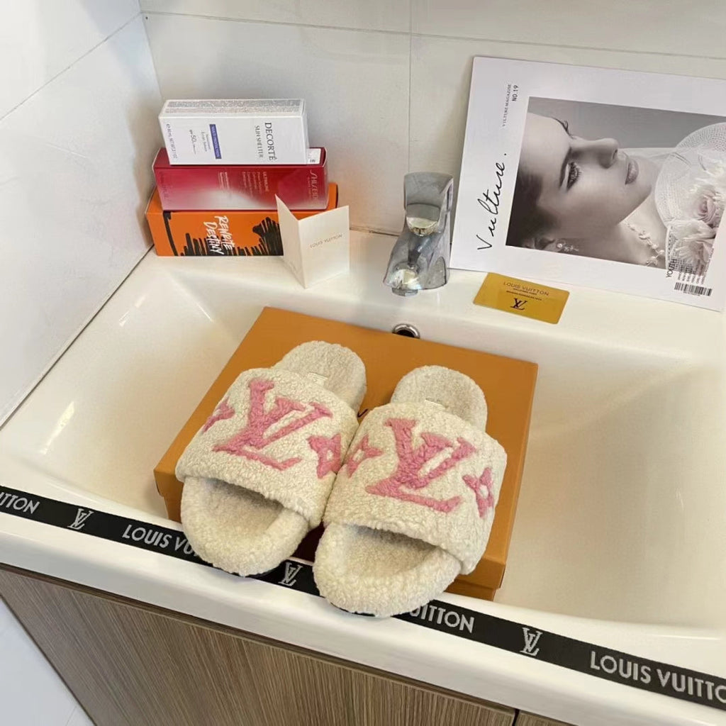 2023 VL Autumn and Winter lamb hair slippers product image 4, provided for visual reference and product detail review