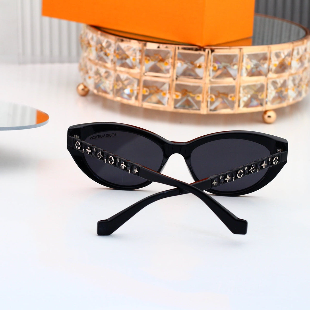 New Stylish Sunglasses-33 product image 8, provided for visual reference and product detail review