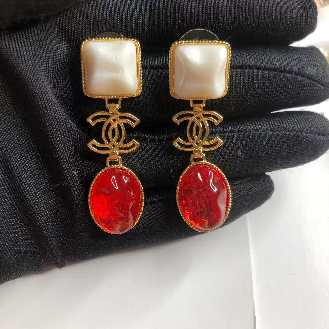 Small Fragrant Vintage Earrings product image 20, provided for visual reference and product detail review
