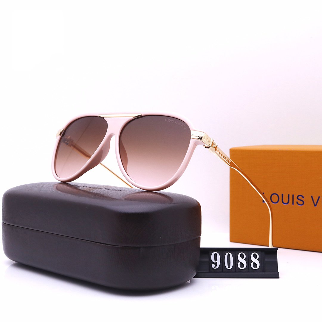 Beach Gradient Colors Sunglasses for Women product image 2, provided for visual reference and product detail review