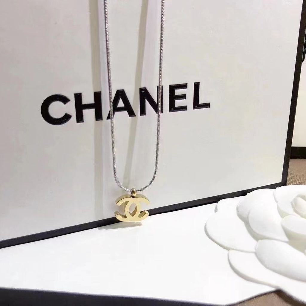 Fashion style necklace product image 5, provided for visual reference and product detail review