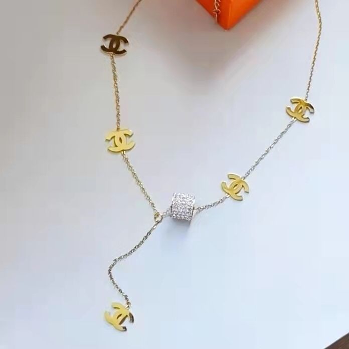 Titanium steel small man's waist necklace product image 1, provided for visual reference and product detail review