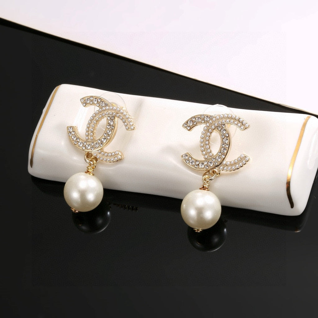 High-Quality Stud Earrings-111 product image 2, provided for visual reference and product detail review