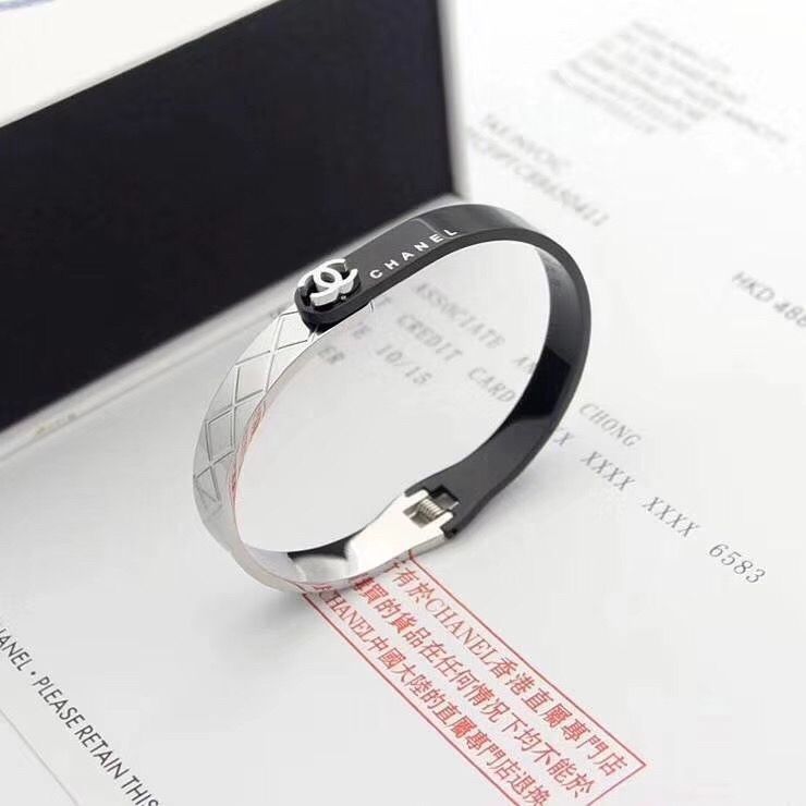 2022 high-grade titanium steel bracelet product image 6, provided for visual reference and product detail review
