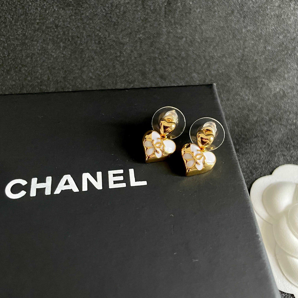 High-Quality Stud Earrings-197 product image 9, provided for visual reference and product detail review