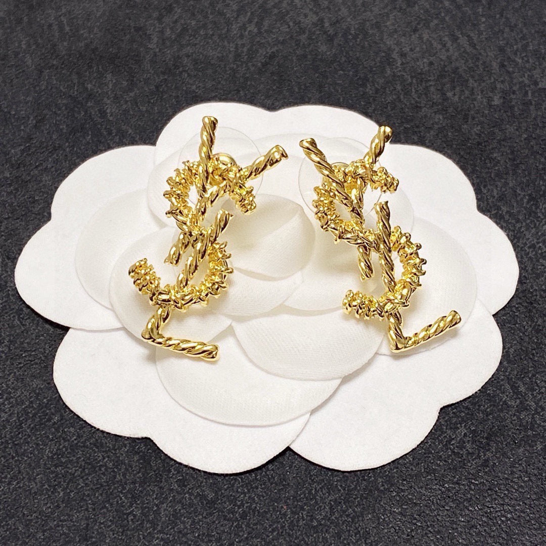 High-Quality Stud Earrings-56 product image 1, provided for visual reference and product detail review