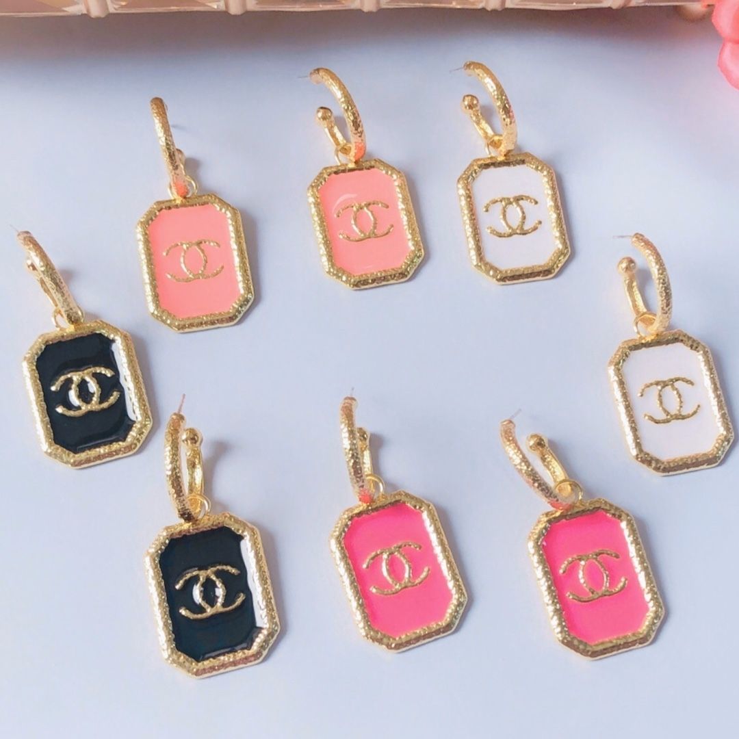 2022 New Style High quality Double C Earrings product image 3, provided for visual reference and product detail review
