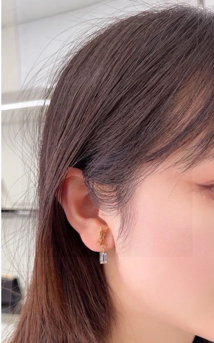 High-Quality Stud Earrings-59 product image 4, provided for visual reference and product detail review