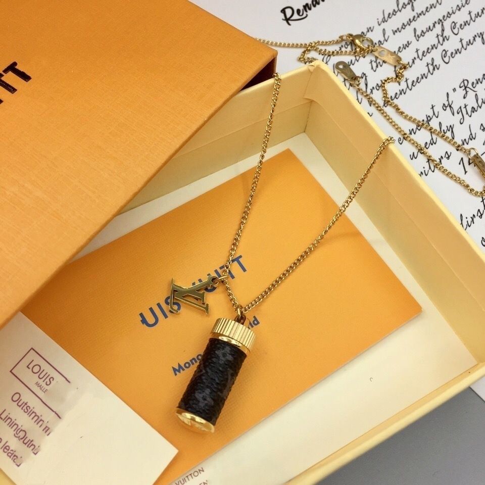 New small fragrant necklace product image 8, provided for visual reference and product detail review