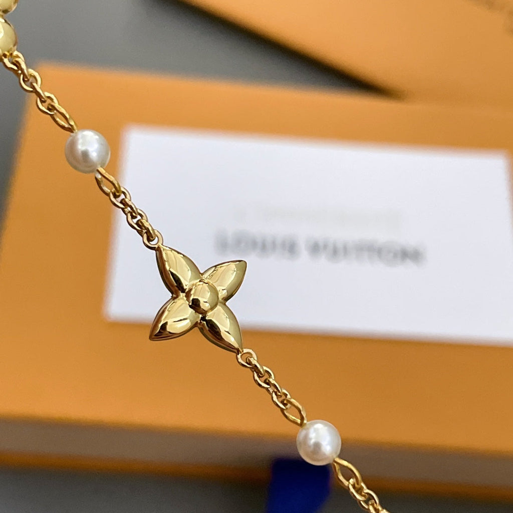 High-Quality Gold-Flower Pearl Bracelet product image 5, provided for visual reference and product detail review