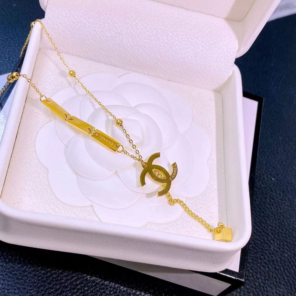 2023 New Fashion Necklace product image 3, provided for visual reference and product detail review