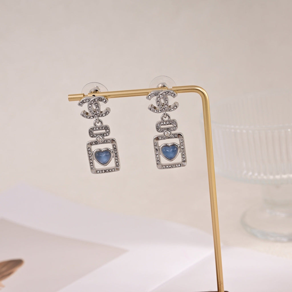 High-Quality Stud Earrings-120 product image 3, provided for visual reference and product detail review