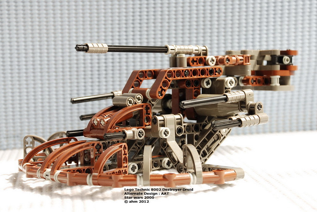 8002 LEGO Destroyer Droid PRE-OWNED CERTIFIED product image 3, provided for visual reference and product detail review