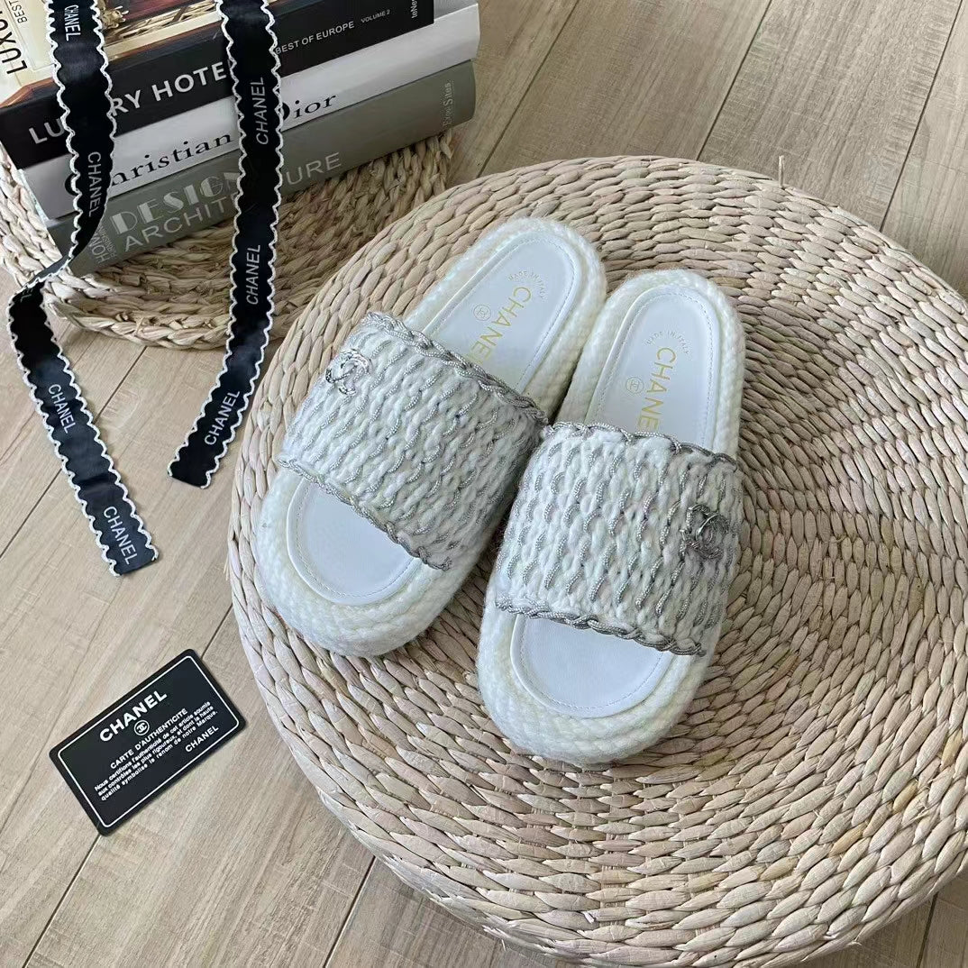 2023 Fashionable slippers product image 7, provided for visual reference and product detail review