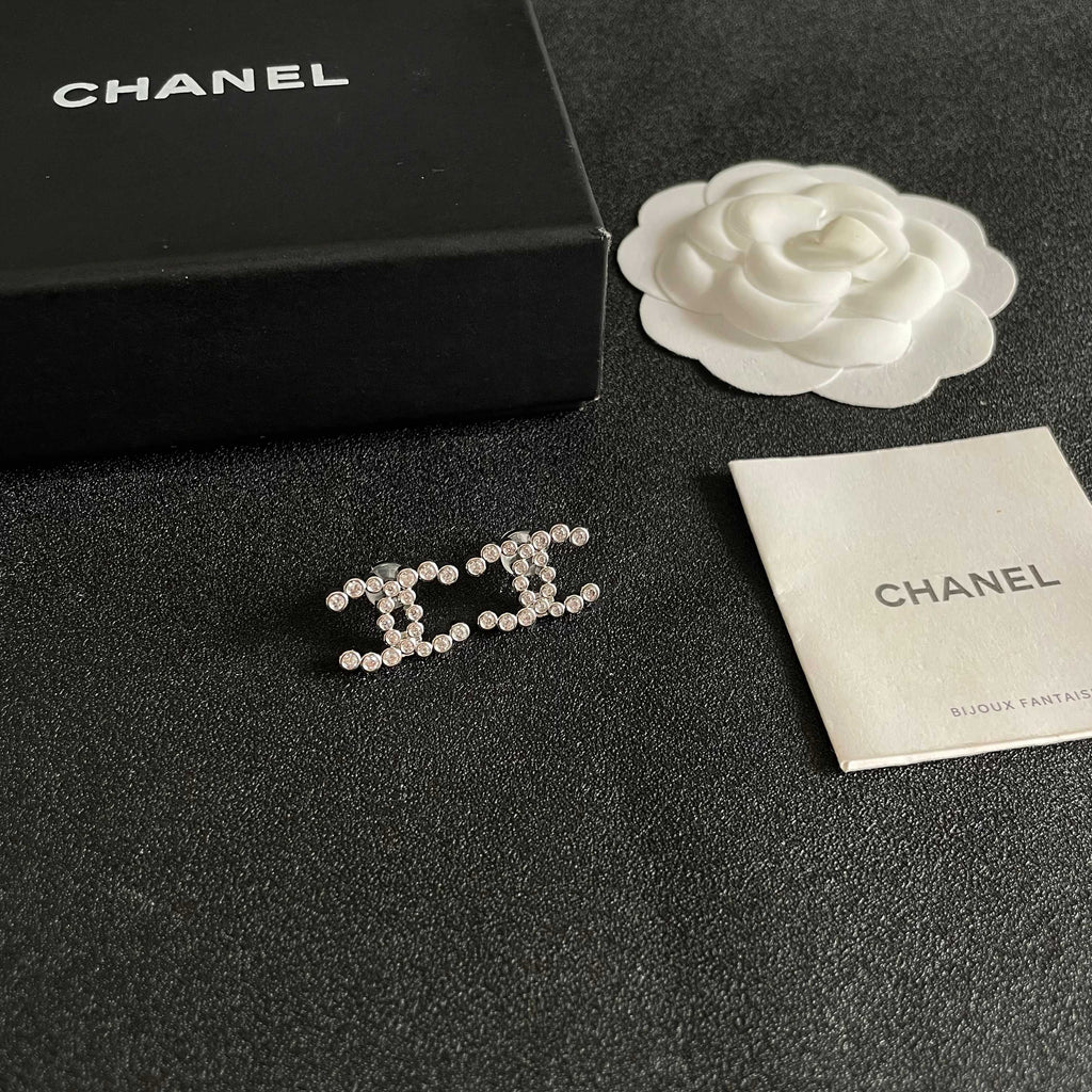 High-Quality Stud Earrings-131 product image 6, provided for visual reference and product detail review