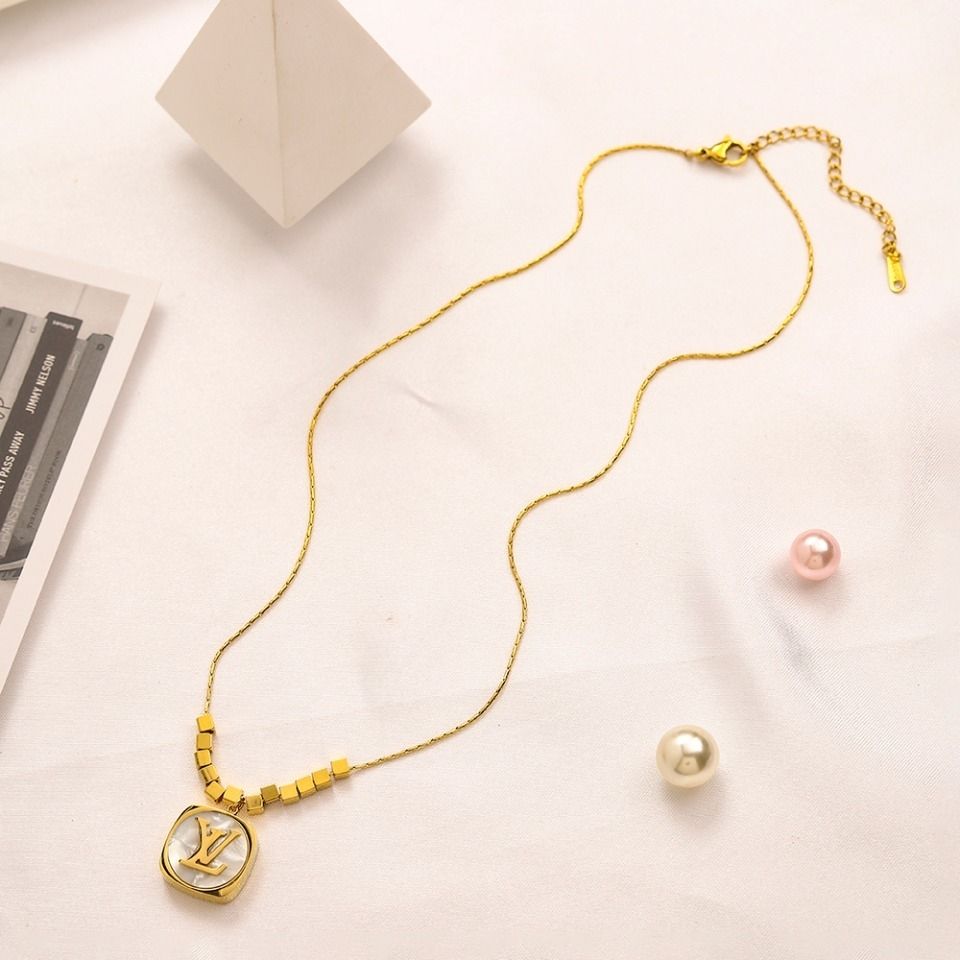 Fashion simple titanium steel gold-plated necklace product image 5, provided for visual reference and product detail review