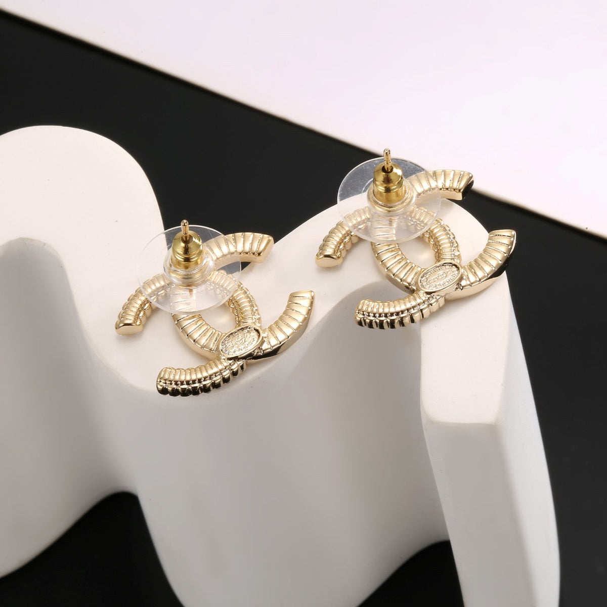 High-Quality Stud Earrings-110 product image 2, provided for visual reference and product detail review