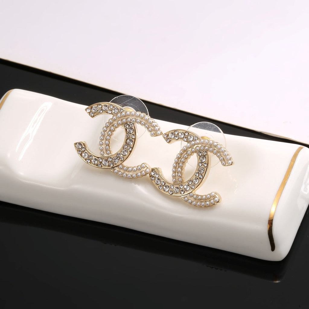 High-Quality Stud Earrings-110 product image 5, provided for visual reference and product detail review