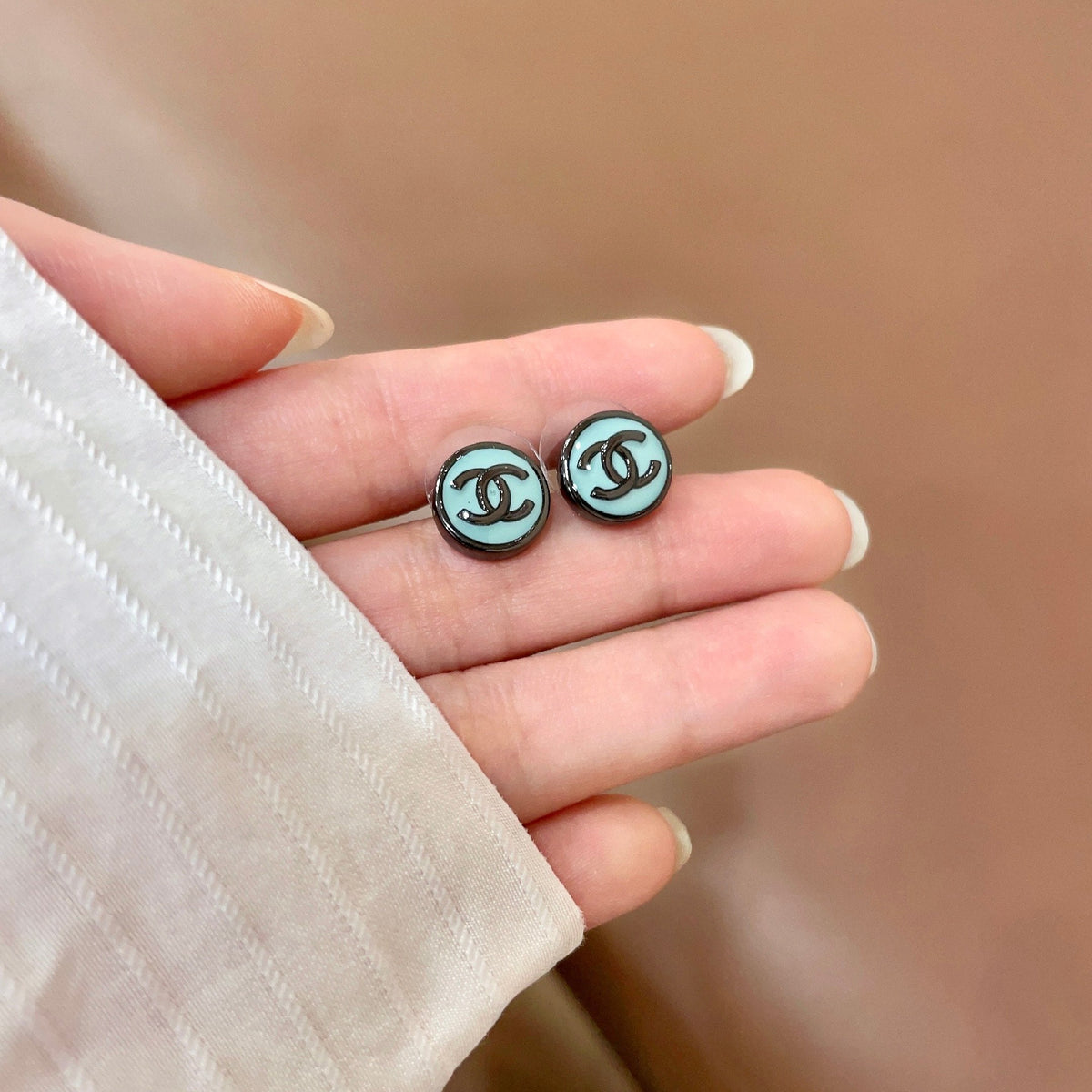 High-Quality Stud Earrings-155 product image 3, provided for visual reference and product detail review