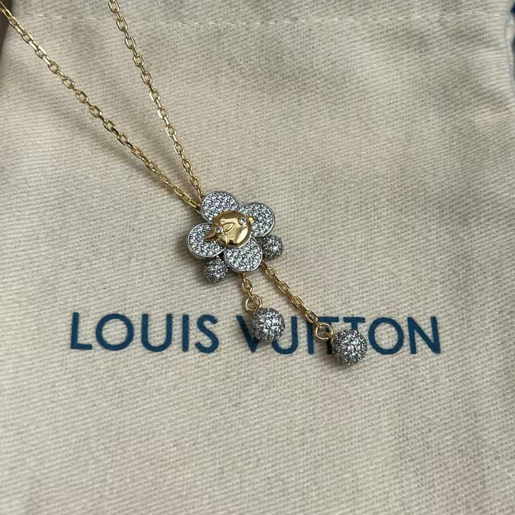 High-Quality Sunflower Necklace product image 6, provided for visual reference and product detail review