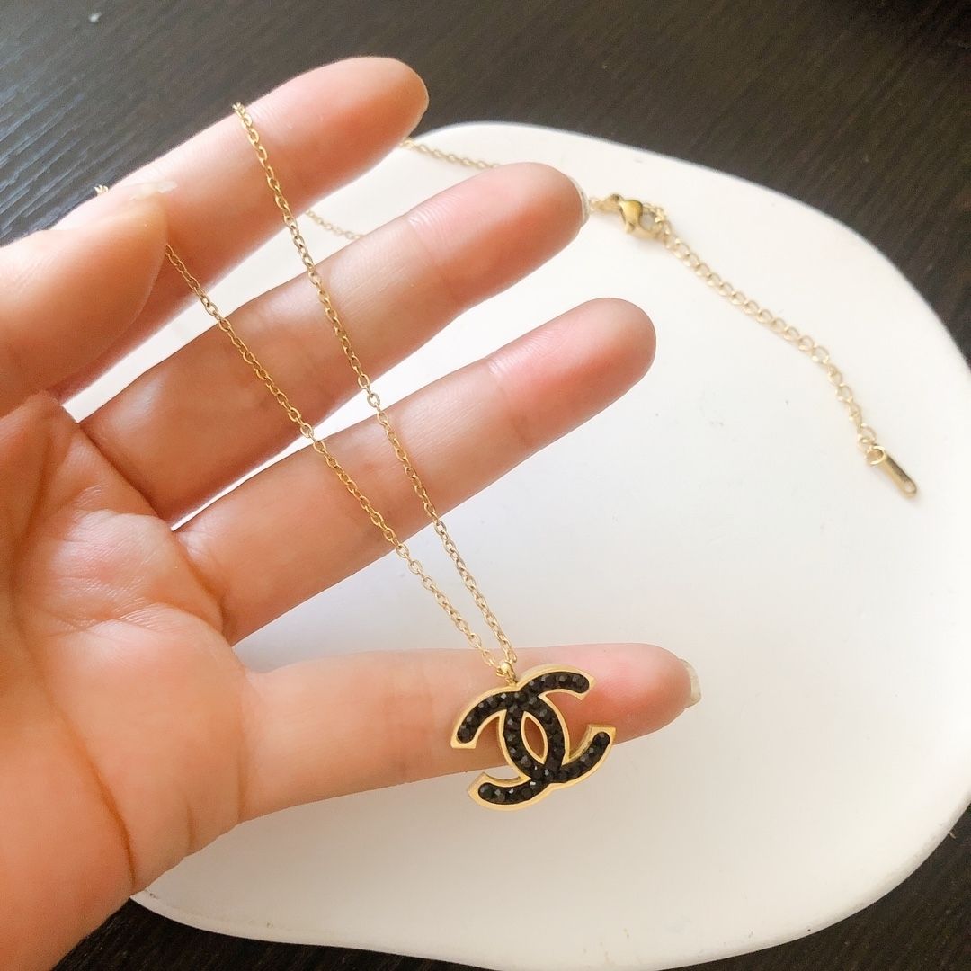 Fashion style necklace product image 7, provided for visual reference and product detail review