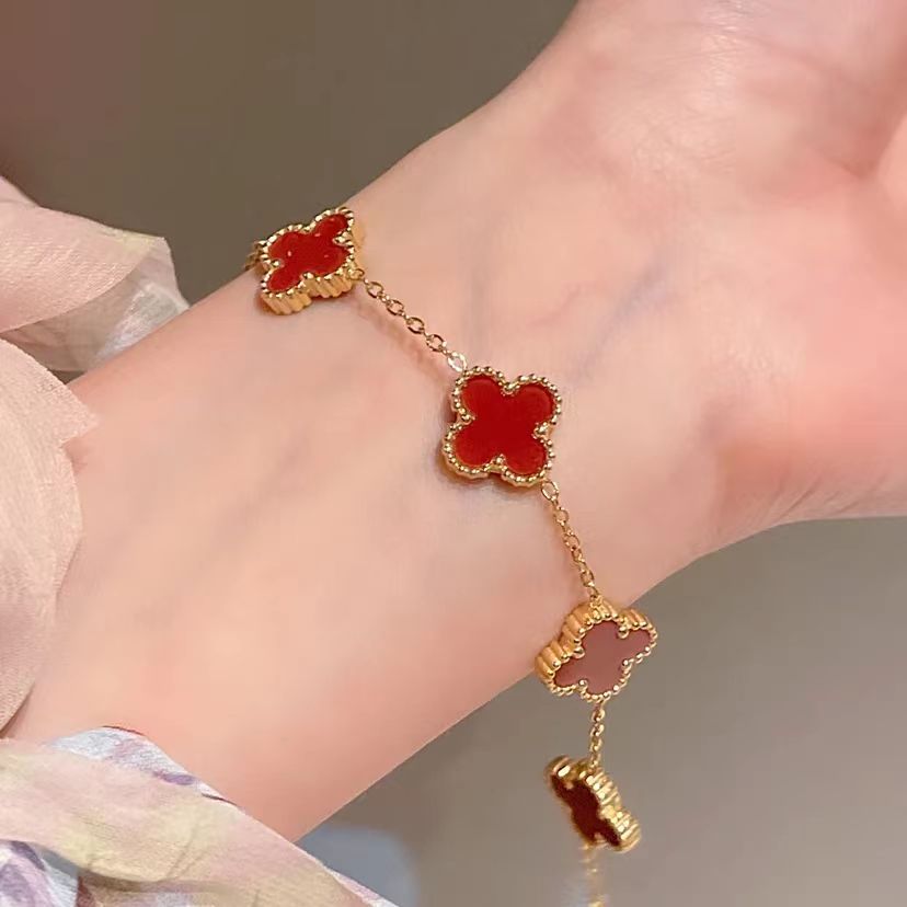 2023 New Flower Decorative Bracelet product image 4, provided for visual reference and product detail review