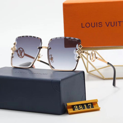 2022 New Ladies Fashion Classic Sunglasses product image 2, provided for visual reference and product detail review