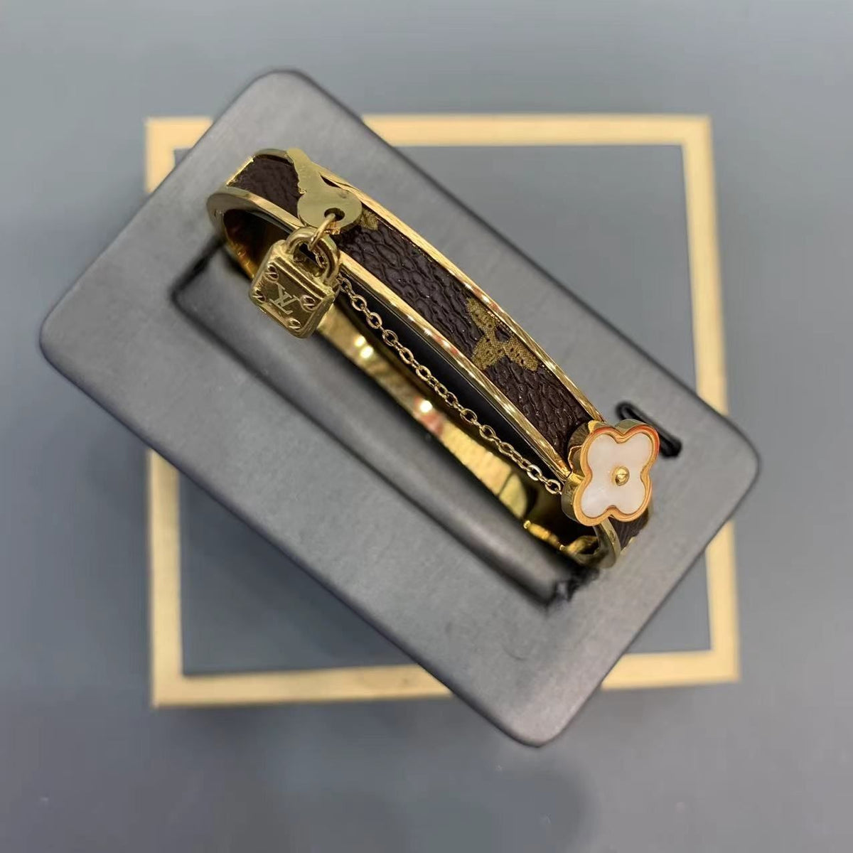 Fashion Retro VL diamond bracelet product image 17, provided for visual reference and product detail review