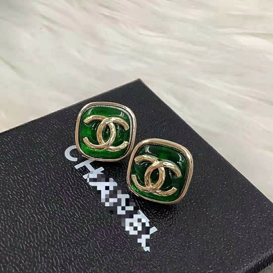 New drop green rubber stud earrings product image 5, provided for visual reference and product detail review