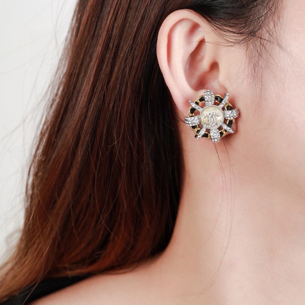 High-Quality Stud Earrings-168 product image 6, provided for visual reference and product detail review