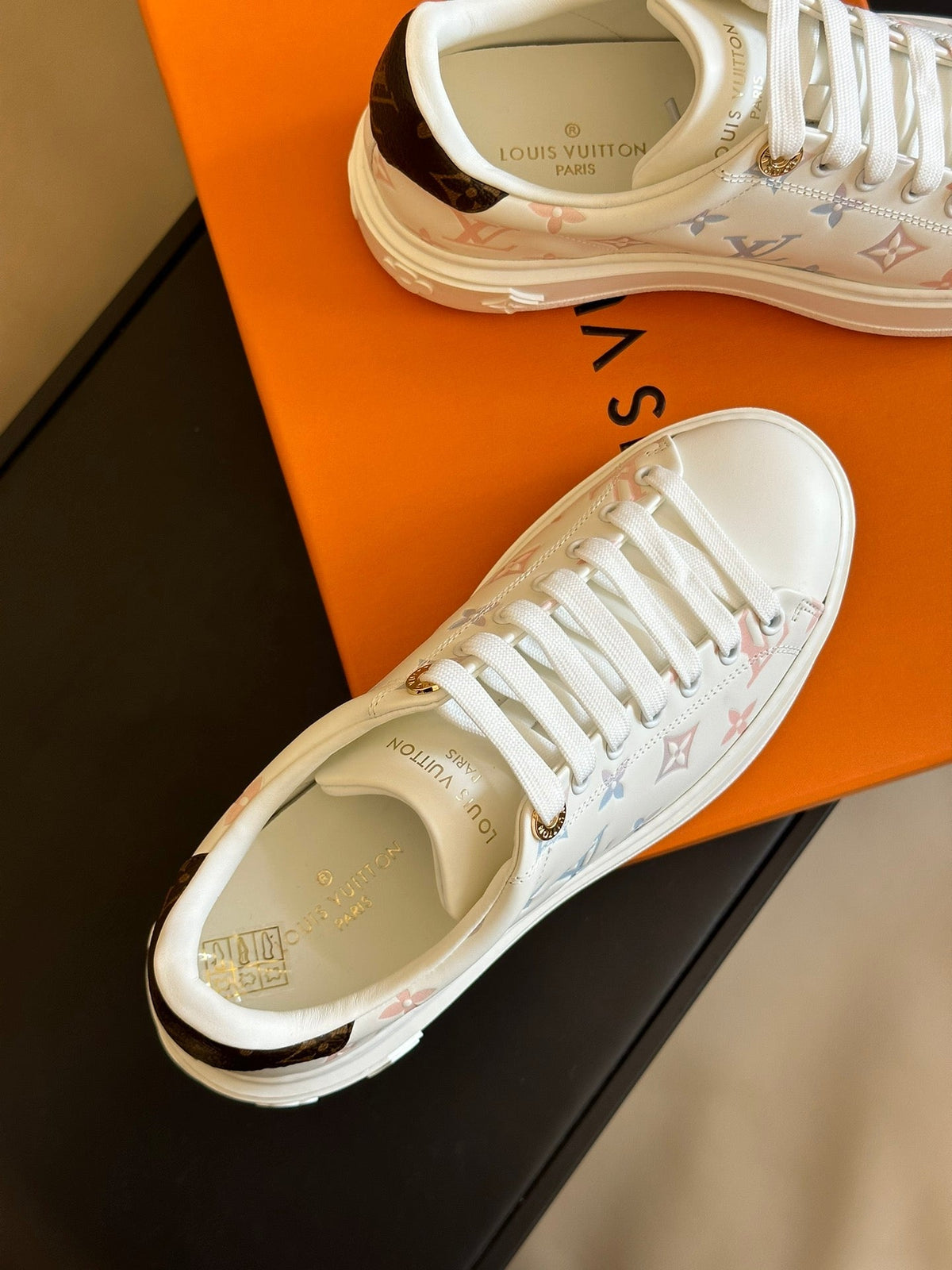 2023 VL Top quality sneakers -S36 product image 2, provided for visual reference and product detail review