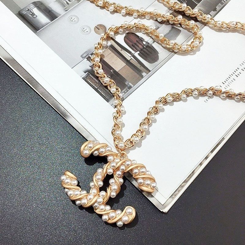 Pearl necklace product image 5, provided for visual reference and product detail review