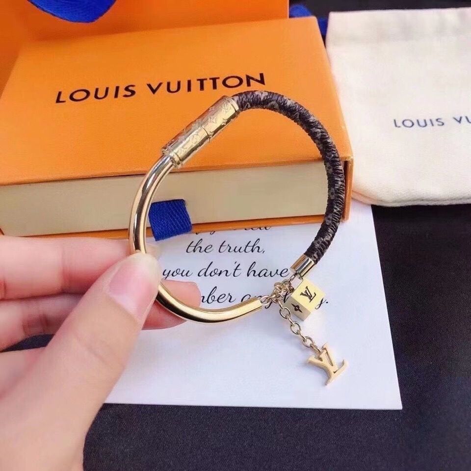 New Classic Old Flower V-shaped Leather Rope Bracelet product image 3, provided for visual reference and product detail