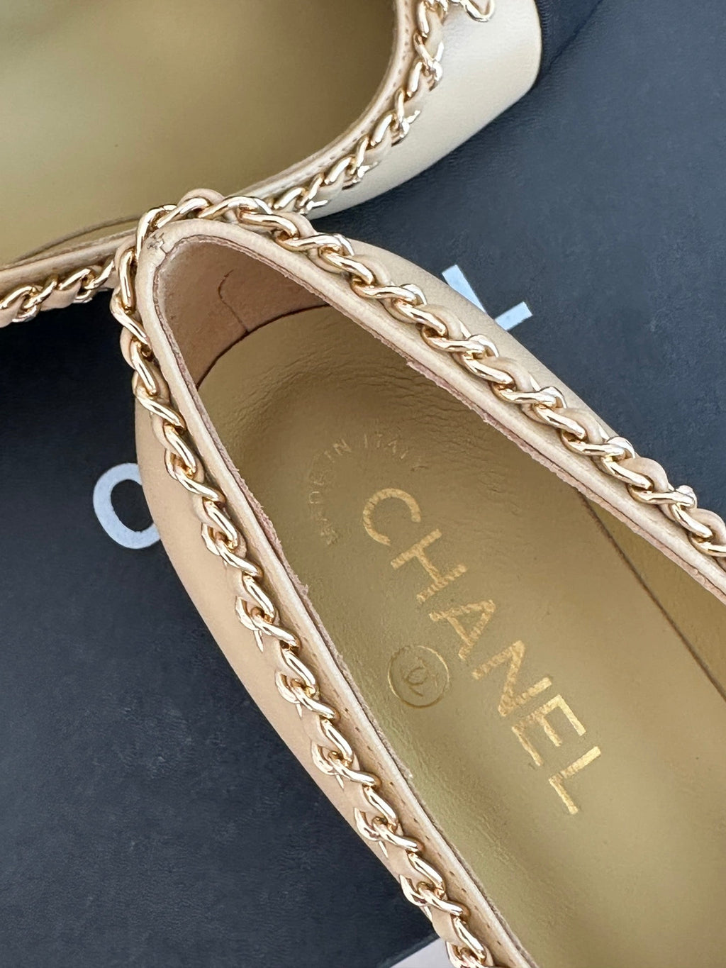 2023 CC Chain Double C Chunky Heel Shoes -S44 product image 6, provided for visual reference and product detail review