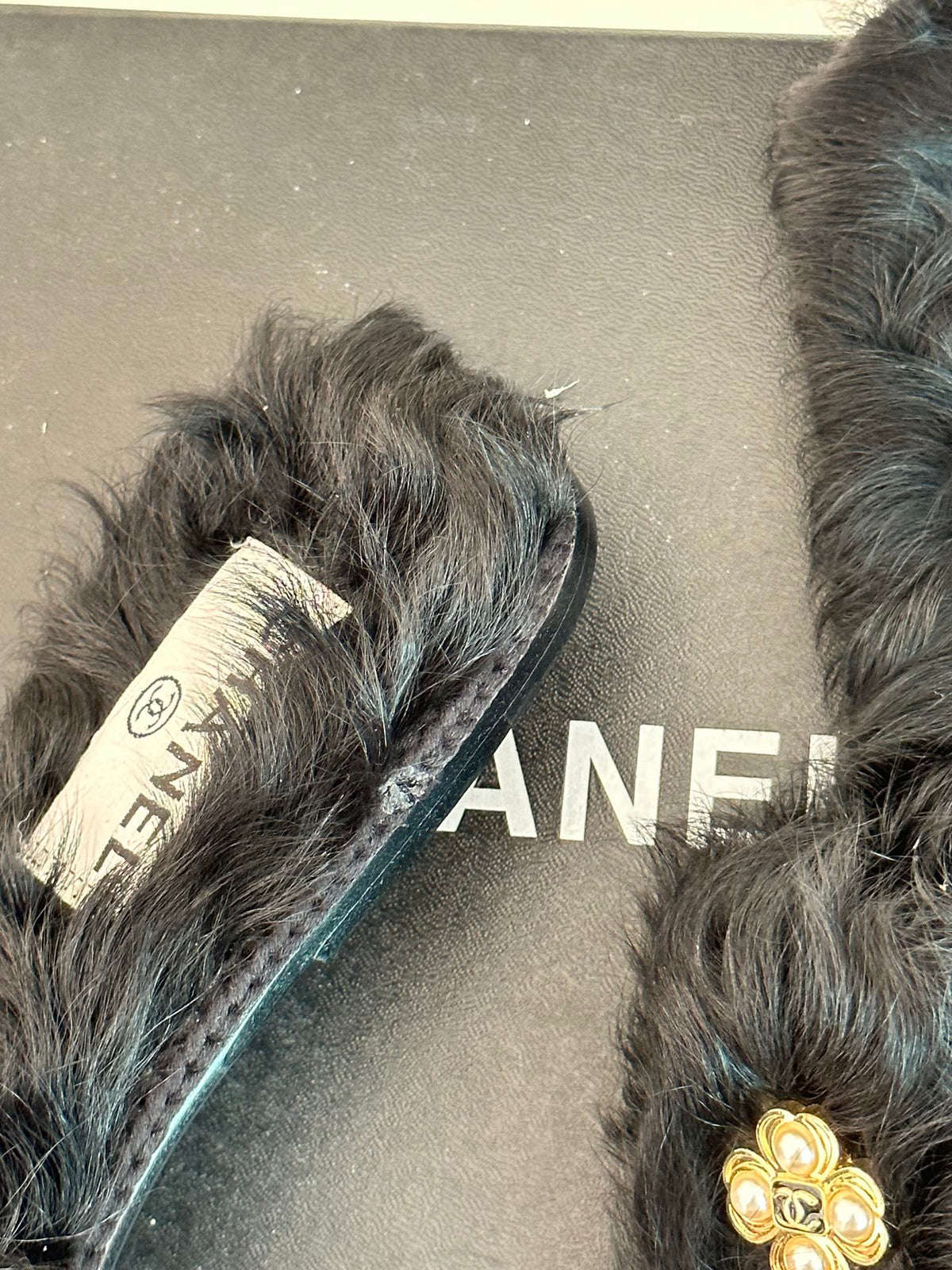 2023 CC Pure wool double C four-leaf clover fur slippers-S28 product image 4, provided for visual reference and product