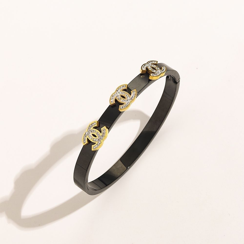 Titanium steel limited edition bracelet product image 1, provided for visual reference and product detail review