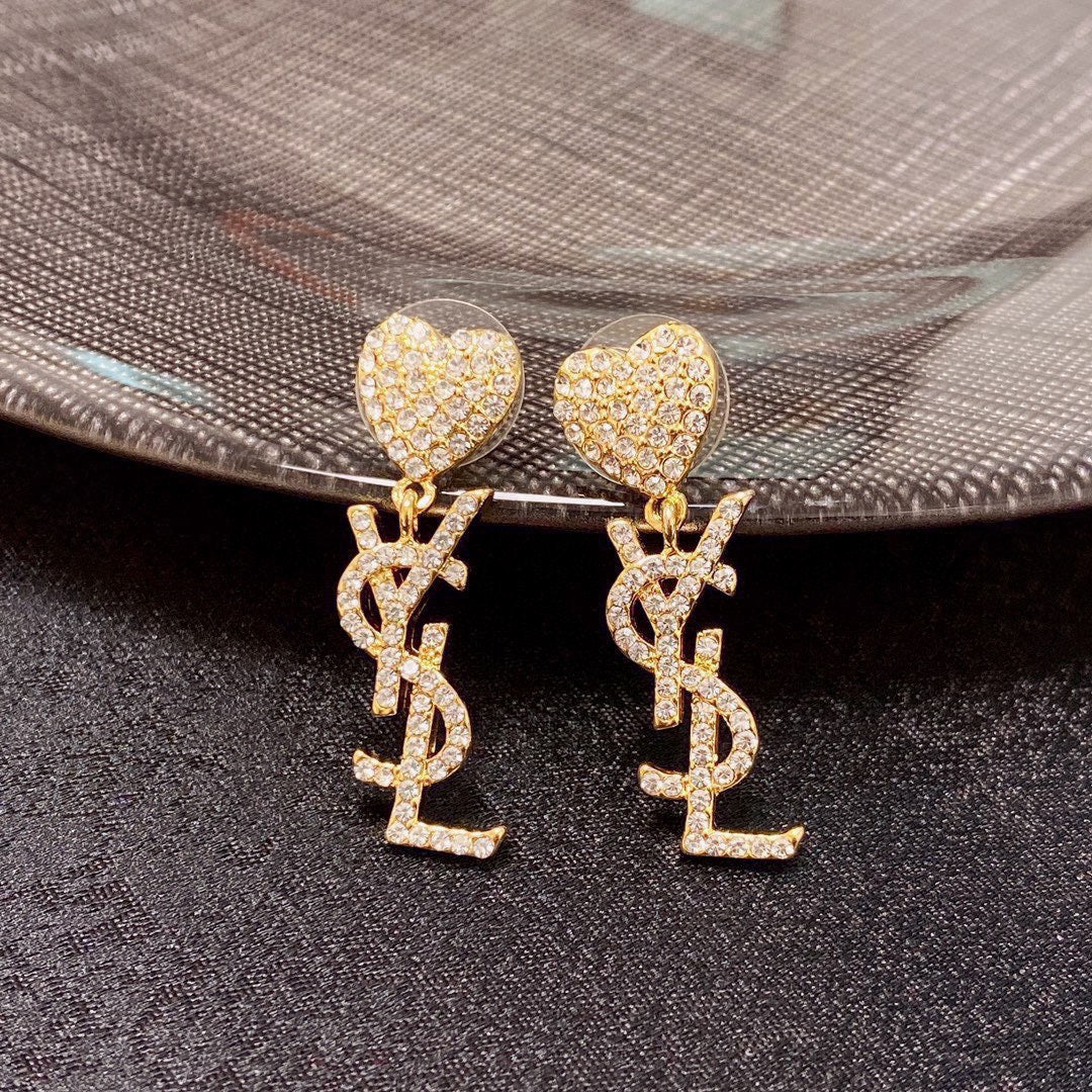 High-Quality Stud Earrings-57 product image 8, provided for visual reference and product detail review
