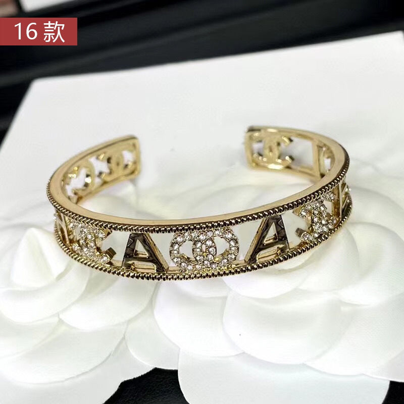 New diamond inlaid bracelet in 2022 product image 22, provided for visual reference and product detail review