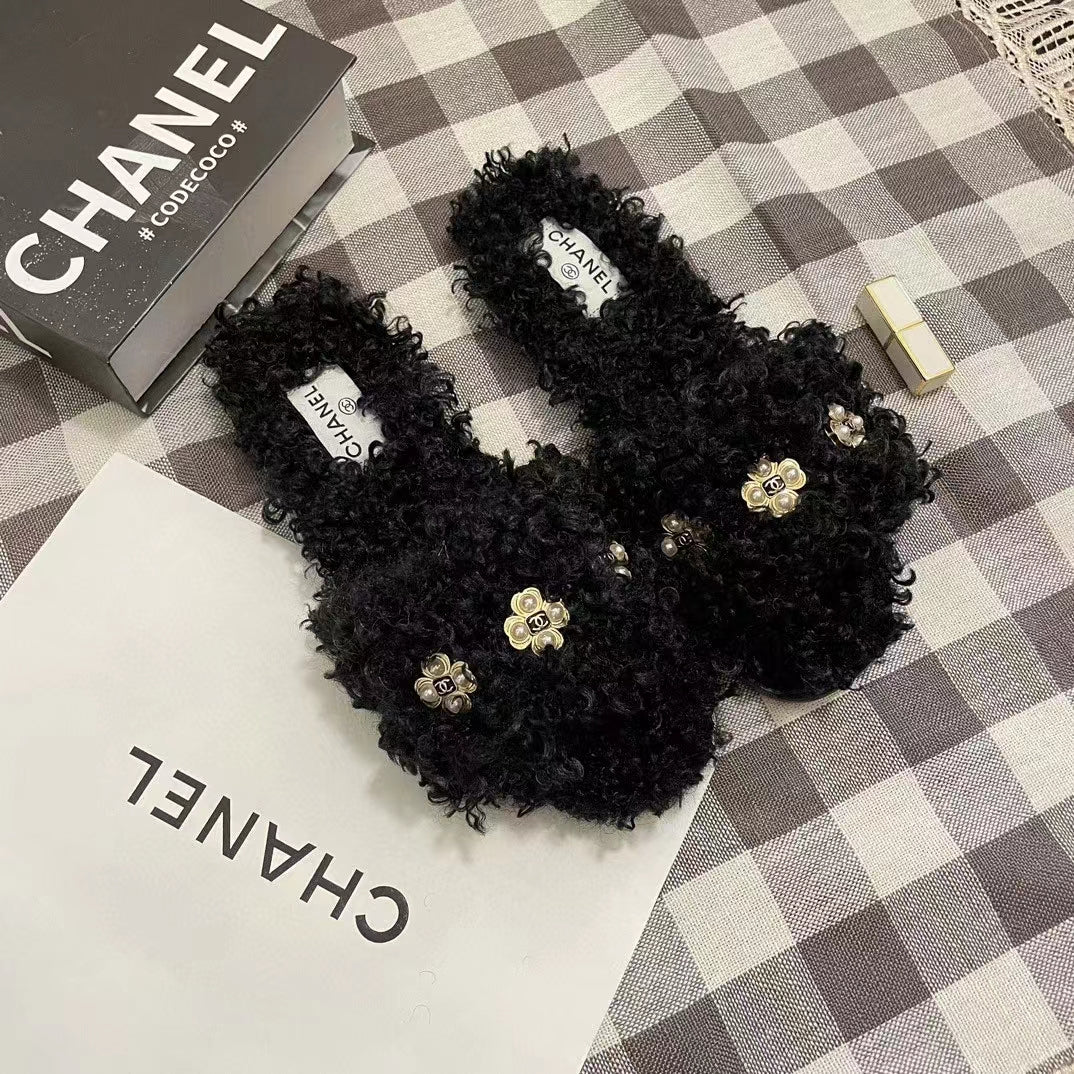 2023 Autumn and Winter lamb hair slippers product image 3, provided for visual reference and product detail review