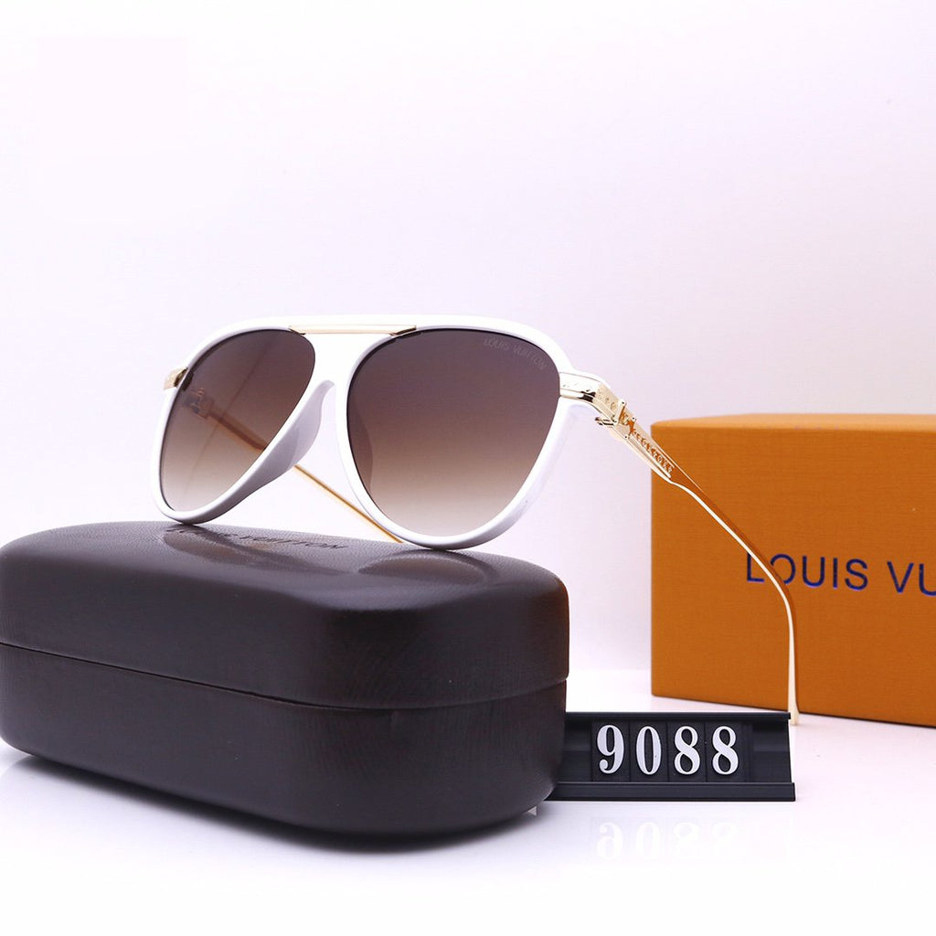 Beach Gradient Colors Sunglasses for Women product image 3, provided for visual reference and product detail review