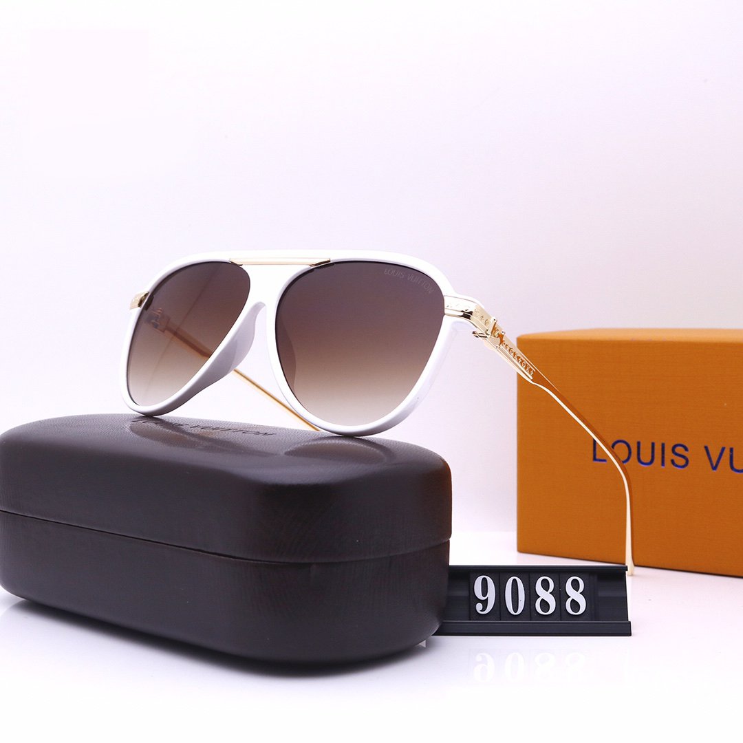 Beach Gradient Colors Sunglasses for Women product image 3, provided for visual reference and product detail review