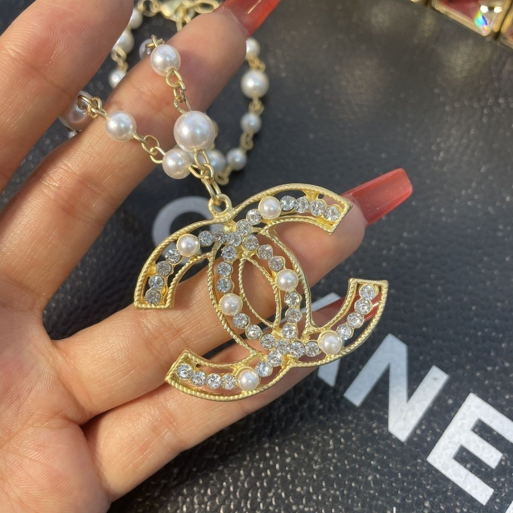 New pearl necklace product image 3, provided for visual reference and product detail review